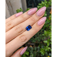 4.52 Ct. Blue Sapphire from Ceylon (Sri Lanka) Life Style