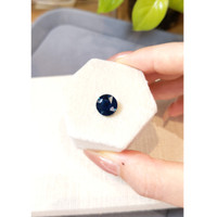 4.22 Ct. Greenish Blue Sapphire from Ceylon (Sri Lanka) Life Style