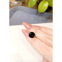 4.23 Ct. Greenish Blue Sapphire from Ceylon (Sri Lanka) Life Style