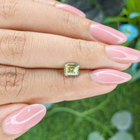 1.09 Ct. Yellowish Green Sapphire from Ceylon (Sri Lanka) Life Style