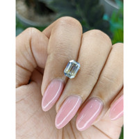 2.08 Ct. Bi Color / Parti Sapphire from Ceylon (Sri Lanka) Life Style