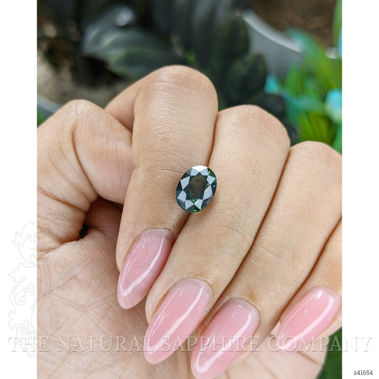 3.01 Ct. Green Sapphire from Ceylon (Sri Lanka)