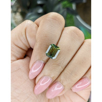 5.02 Ct. Yellowish Green Sapphire from Ceylon (Sri Lanka) Life Style
