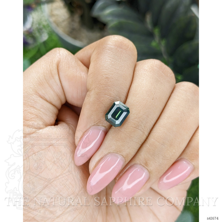 3.02 Ct. Bluish Green Sapphire from Ceylon (Sri Lanka)