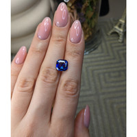 4.72 Ct. Blue Sapphire from Ceylon (Sri Lanka) Life Style