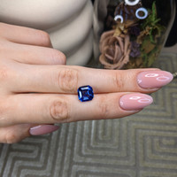 4.72 Ct. Blue Sapphire from Ceylon (Sri Lanka) Life Style