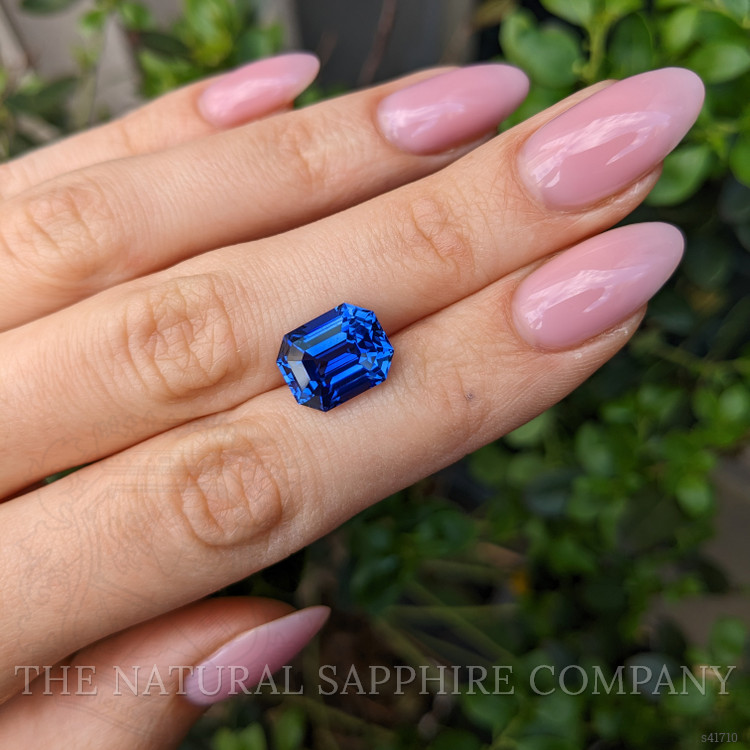 7.94 Ct. Blue Sapphire from Ceylon (Sri Lanka)