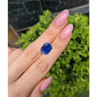7.94 Ct. Blue Sapphire from Ceylon (Sri Lanka) Life Style