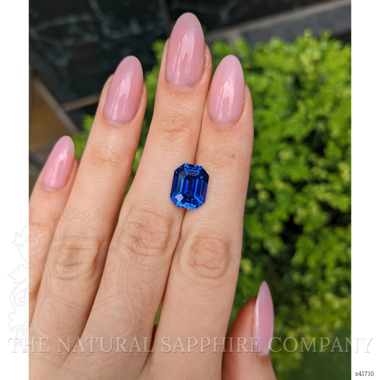 7.94 Ct. Blue Sapphire from Ceylon (Sri Lanka)