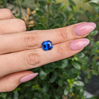 5.47 Ct. Blue Sapphire from Ceylon (Sri Lanka) Life Style