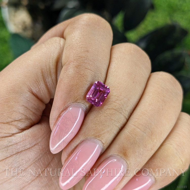 1.52 Ct. Pink Sapphire from Ceylon (Sri Lanka)