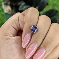 2.05 Ct. Bi Color / Parti Sapphire from Ceylon (Sri Lanka) Life Style