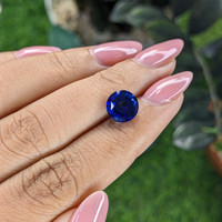 3.22 Ct. Blue Sapphire from Madagascar Life Style
