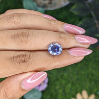 4.05 Ct. Violet Sapphire from Ceylon (Sri Lanka) Life Style