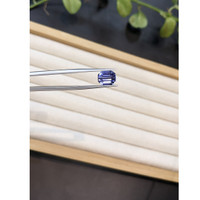 4.98 Ct. Violet Sapphire from Ceylon (Sri Lanka) Life Style