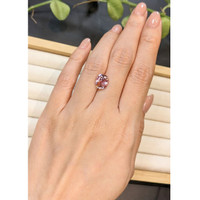 3.69 Ct. Bi Color Sapphire from Ceylon (Sri Lanka) Life Style