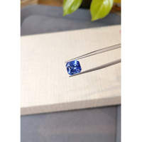 4.06 Ct. Blue Sapphire from Ceylon (Sri Lanka) Life Style
