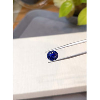 4.18 Ct. Blue Sapphire from Ceylon (Sri Lanka) Life Style