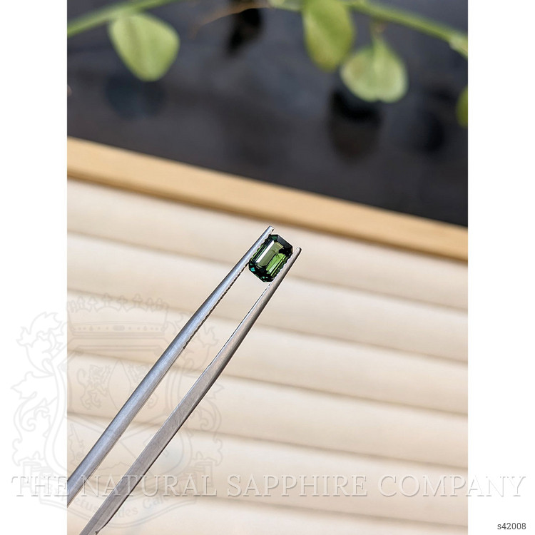 0.91 Ct. Green Sapphire from Ceylon (Sri Lanka)