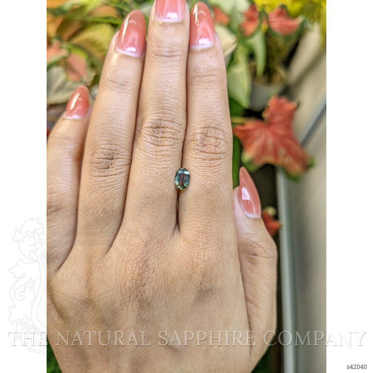0.76 Ct. Yellowish Green Sapphire from Ceylon (Sri Lanka)