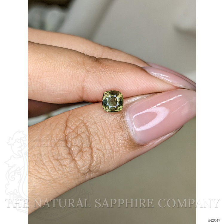 0.86 Ct. Yellowish Green Sapphire from Ceylon (Sri Lanka)