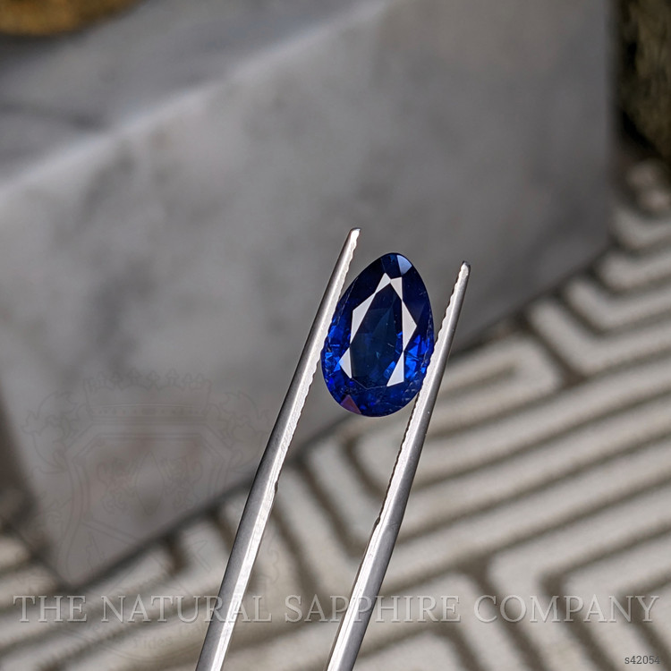 3.71 Ct. Blue Sapphire from Ceylon (Sri Lanka)