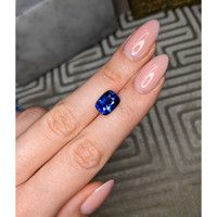 5.32 Ct. Blue Sapphire from Ceylon (Sri Lanka) Life Style