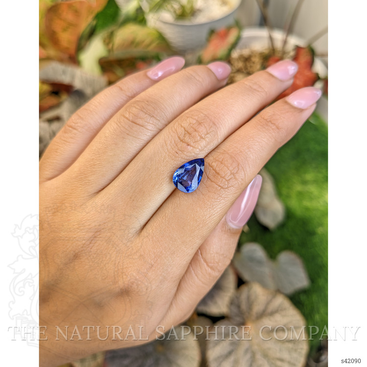4.01 Ct. Blue Sapphire from Ceylon (Sri Lanka)