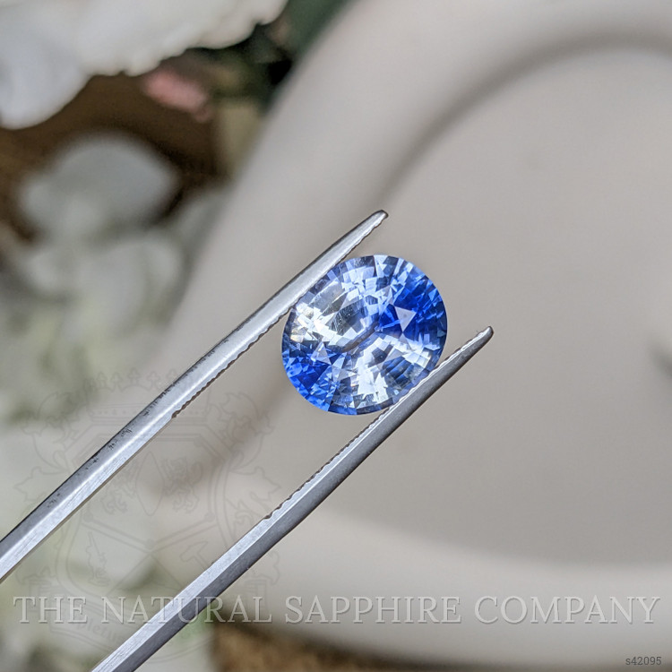 4.93 Ct. Bi Color / Parti Sapphire from Ceylon (Sri Lanka)