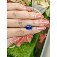 5.56 Ct. Blue Sapphire from Ceylon (Sri Lanka) Life Style