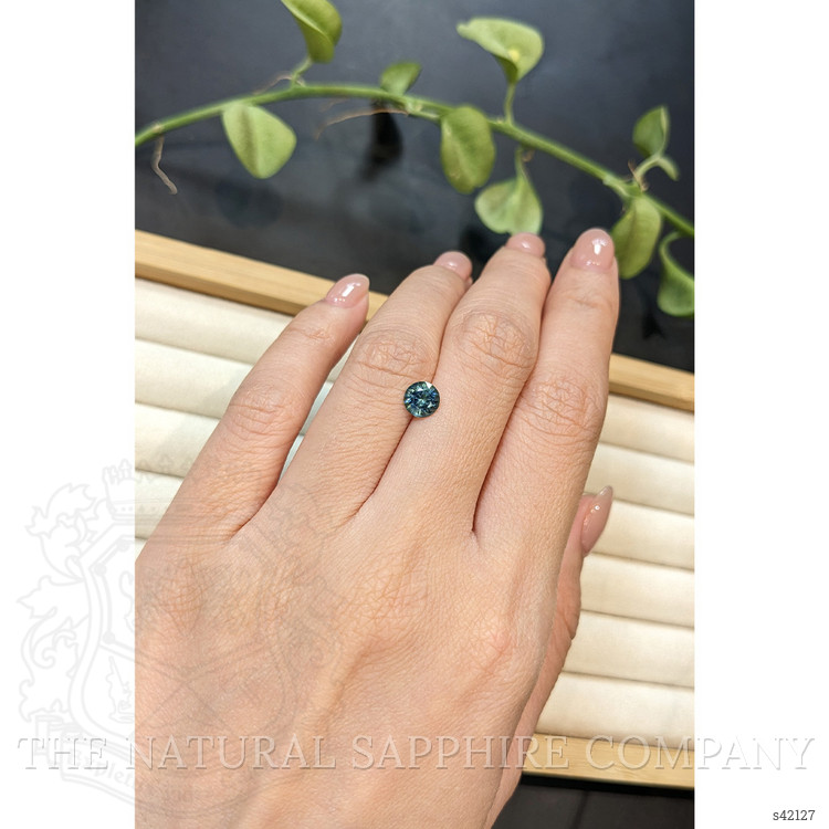 1.04 Ct. Bluish Green Sapphire from Montana