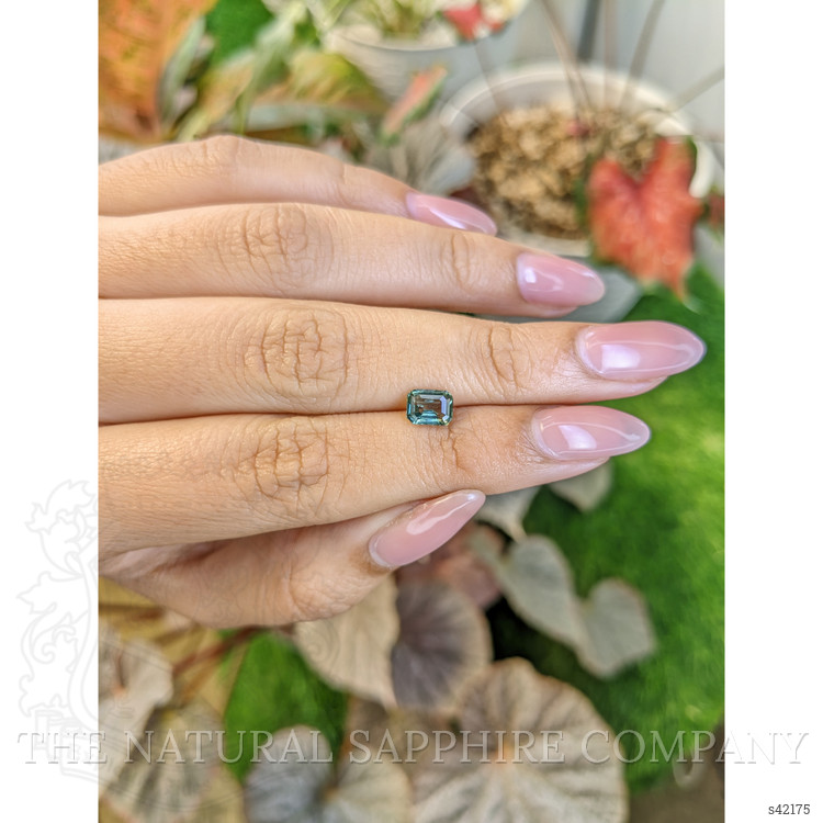 1.04 Ct. Bluish Green Sapphire from Ceylon (Sri Lanka)