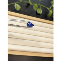 6.05 Ct. Blue Sapphire from Ceylon (Sri Lanka) Life Style