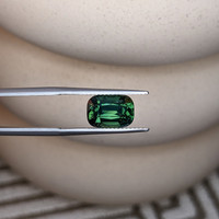 4.01 Ct. Green Sapphire from Australia Life Style