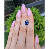 4.36 Ct. Blue Sapphire from Ceylon (Sri Lanka) Life Style