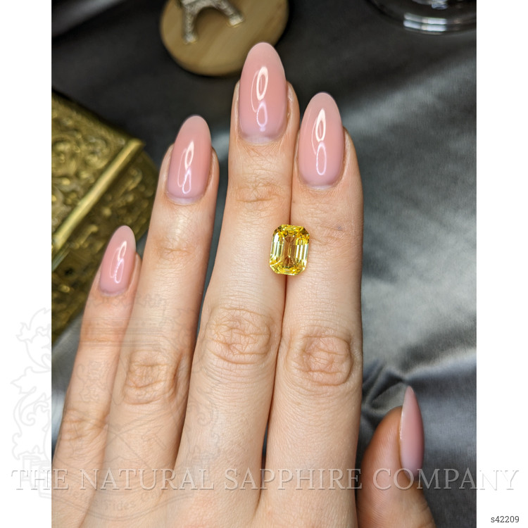 5.06 Ct. Yellow Sapphire from Ceylon (Sri Lanka)
