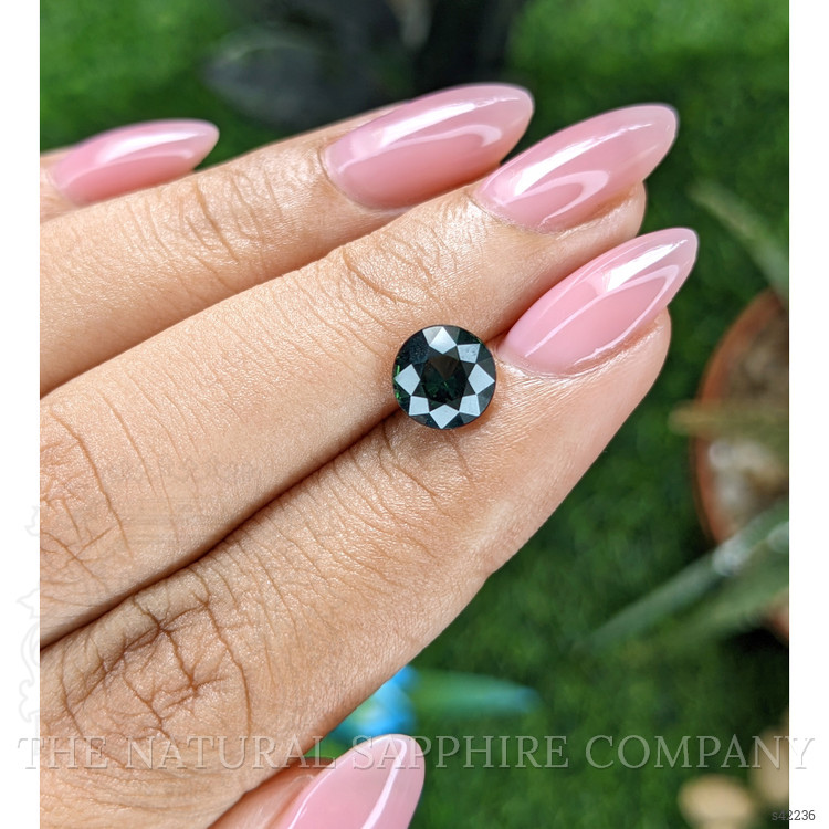 2.03 Ct. Green Sapphire from Ceylon (Sri Lanka)