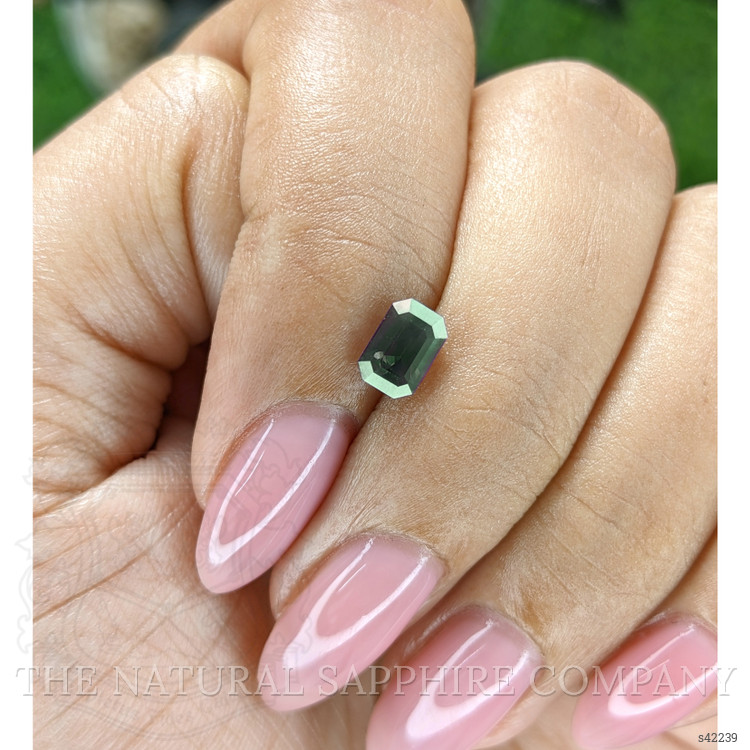 1.01 Ct. Green Sapphire from Ceylon (Sri Lanka)