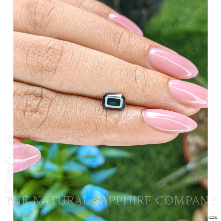 1.02 Ct. Green Sapphire from Ceylon (Sri Lanka)