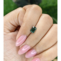 1.02 Ct. Green Sapphire from Ceylon (Sri Lanka) Life Style