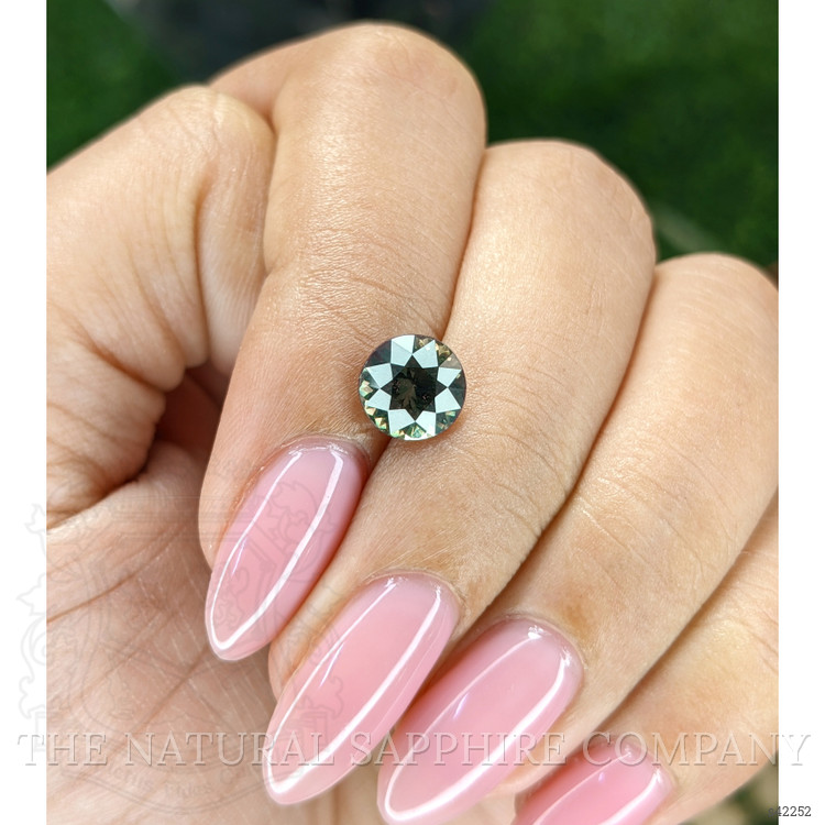 1.80 Ct. Yellowish Green Sapphire from Ceylon (Sri Lanka)