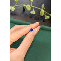 0.90 Ct. Blue Sapphire from Ceylon (Sri Lanka) Life Style