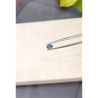 0.76 Ct. Greenish Blue Sapphire from Montana Life Style