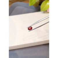 1.30 Ct. Reddish Orange Sapphire from Madagascar Life Style