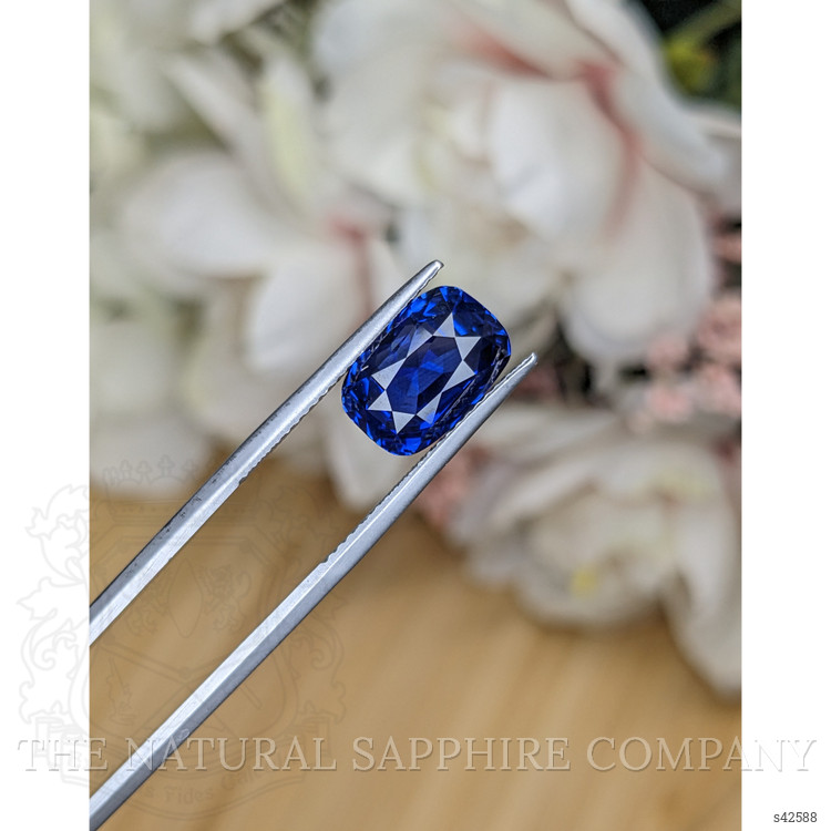 5.32 Ct. Blue Sapphire from Ceylon (Sri Lanka)
