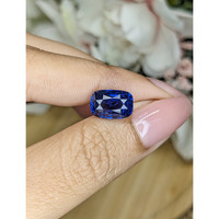 5.32 Ct. Blue Sapphire from Ceylon (Sri Lanka) Life Style