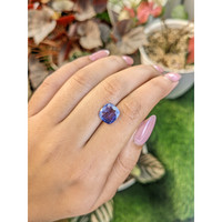 3.62 Ct. Color Change Sapphire from Ceylon (Sri Lanka) Life Style