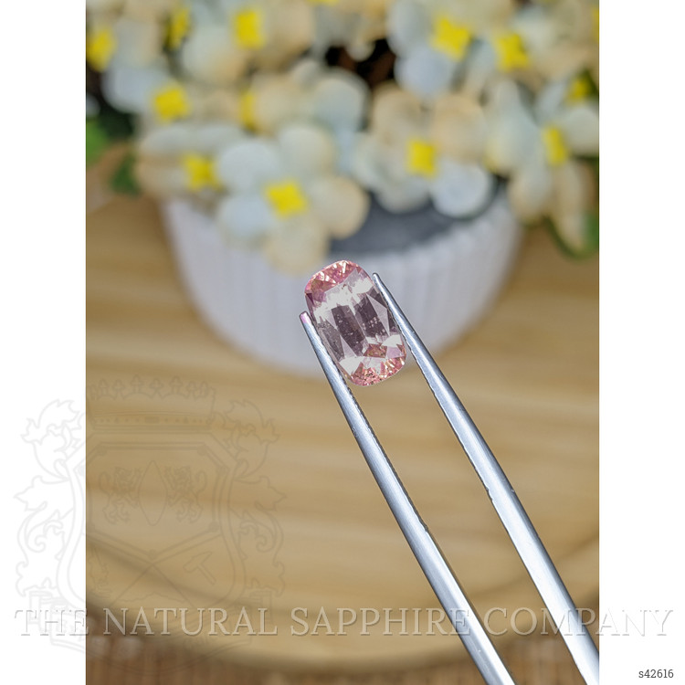 2.61 Ct. Padparadscha Sapphire from Ceylon (Sri Lanka)