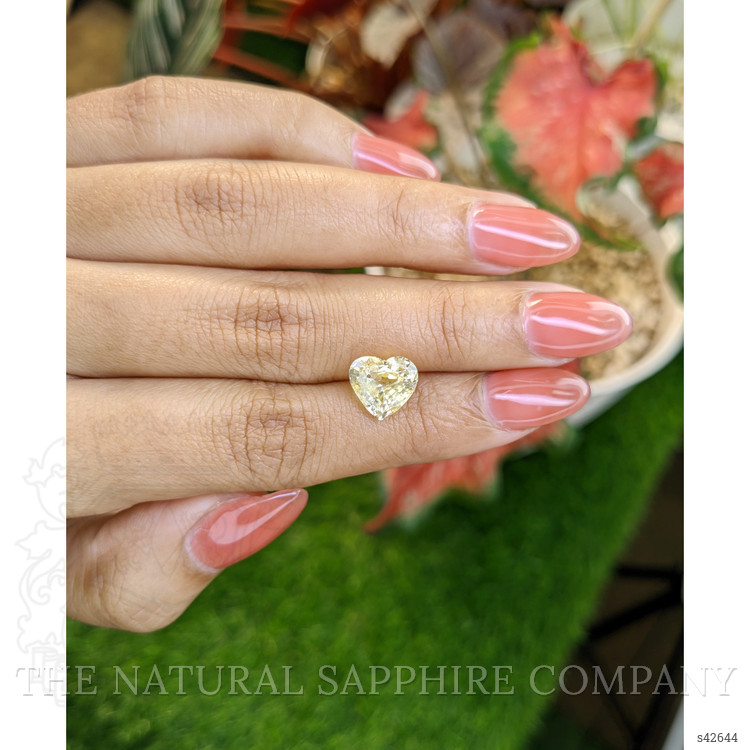 4.06 Ct. Yellow Sapphire from Ceylon (Sri Lanka)
