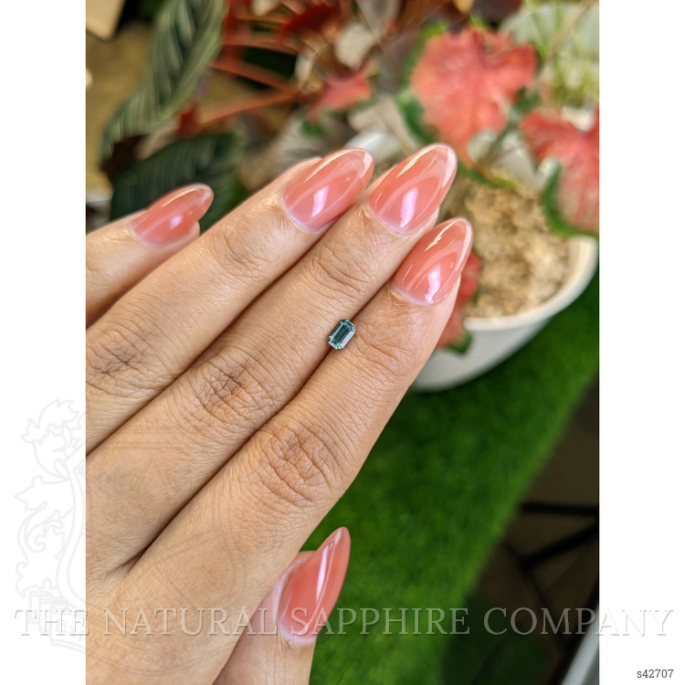 0.40 Ct. Bluish Green Sapphire from Ceylon (Sri Lanka)